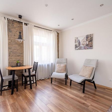 Top-Floor Studio With Courtyard View In Unesco Area, Murnieku Street Residence ريغا المظهر الخارجي الصورة