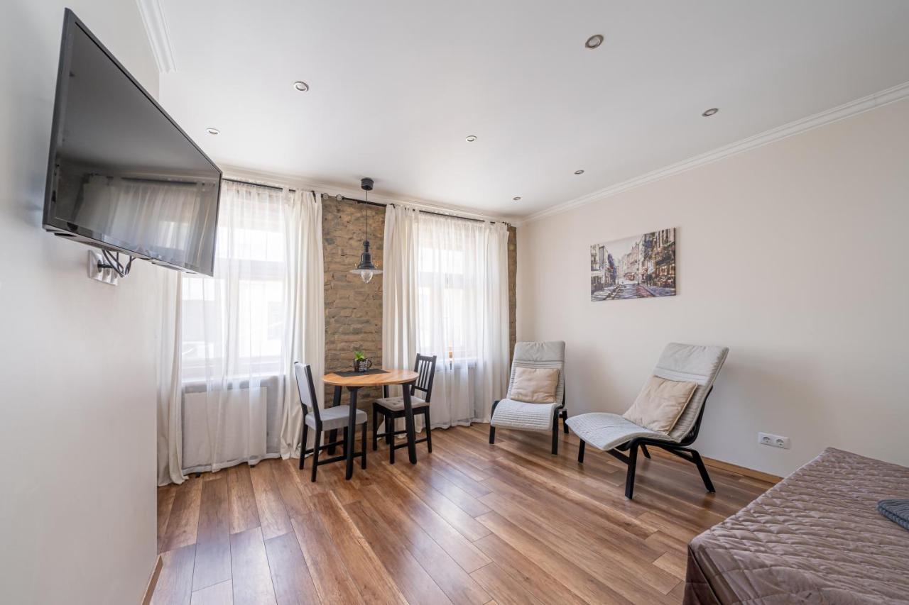 Top-Floor Studio With Courtyard View In Unesco Area, Murnieku Street Residence ريغا المظهر الخارجي الصورة