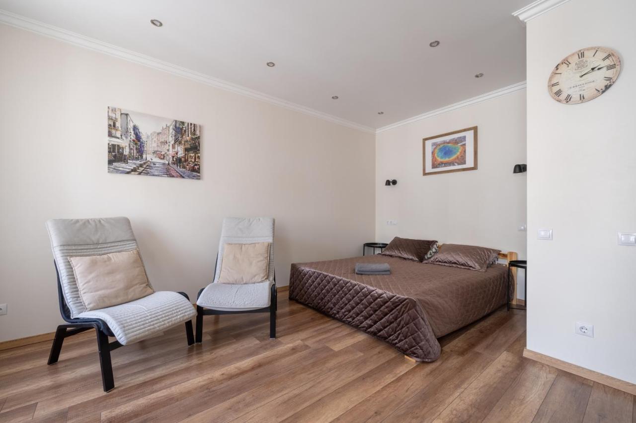 Top-Floor Studio With Courtyard View In Unesco Area, Murnieku Street Residence ريغا المظهر الخارجي الصورة