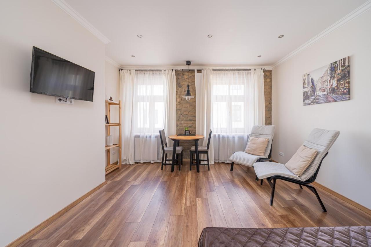 Top-Floor Studio With Courtyard View In Unesco Area, Murnieku Street Residence ريغا المظهر الخارجي الصورة