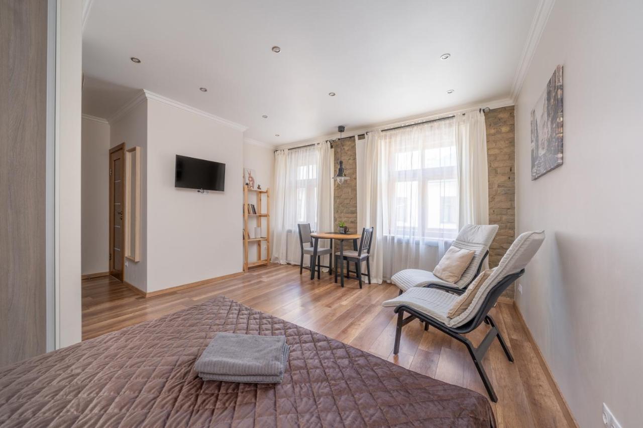 Top-Floor Studio With Courtyard View In Unesco Area, Murnieku Street Residence ريغا المظهر الخارجي الصورة