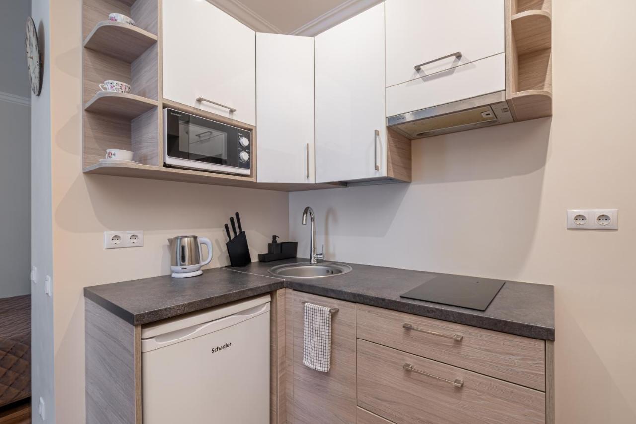 Top-Floor Studio With Courtyard View In Unesco Area, Murnieku Street Residence ريغا المظهر الخارجي الصورة