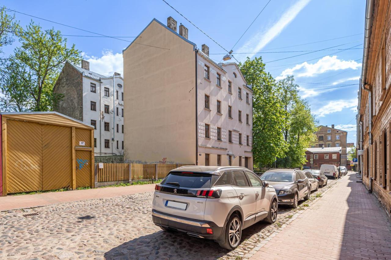 Top-Floor Studio With Courtyard View In Unesco Area, Murnieku Street Residence ريغا المظهر الخارجي الصورة